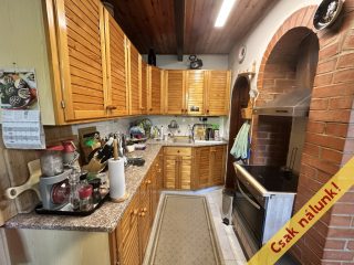 Eladó 158 m²-escsaládi ház Alsónémedi, Központi: 79'000'000 Ft