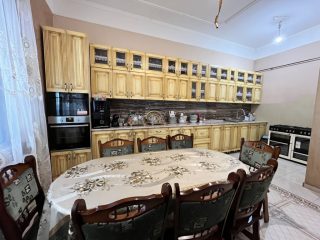 Eladó 225 m²-escsaládi ház Alsónémedi, Szép, karbantartott ház: 195'000'000 Ft