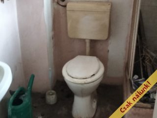 Eladó 48 m²-escsaládi ház Áporka, Béke út: 25'000'000 Ft