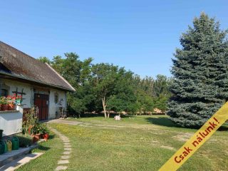 Eladó 160 m²-escsaládi ház Áporka, Petőfi utca: 160'000'000 Ft