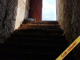 Eladó 160 m²-escsaládi ház Áporka, Petőfi utca: 160'000'000 Ft