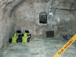 Eladó 160 m²-escsaládi ház Áporka, Petőfi utca: 160'000'000 Ft