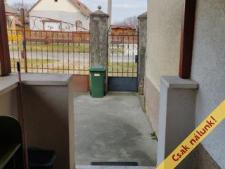 Eladó 160 m²-escsaládi ház Áporka, Petőfi utca: 160'000'000 Ft