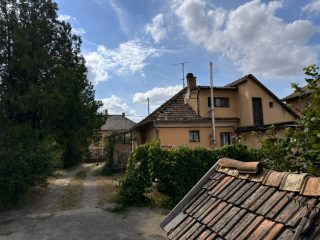 Eladó 82 m²-escsaládi ház Aszód, Belvároshoz közel: 47'900'000 Ft