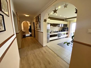 Eladó 110 m²-escsaládi ház Aszód, Berkes utca: 99'900'000 Ft