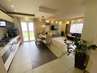 Eladó 110 m²-escsaládi ház Aszód, Berkes utca: 99'900'000 Ft