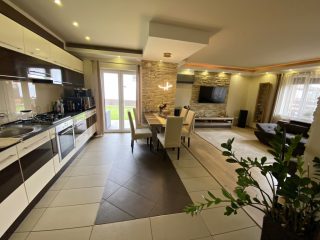 Eladó 110 m²-escsaládi ház Aszód, Berkes utca: 99'900'000 Ft