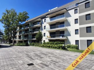 Eladó 59 m²-estársasházi lakás Balatonboglár, Vízpart: 112'500'000 Ft