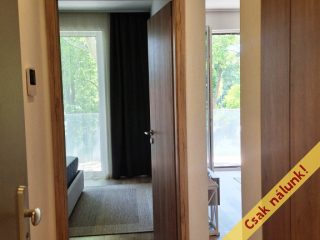 Eladó 59 m²-estársasházi lakás Balatonboglár, Vízpart: 112'500'000 Ft