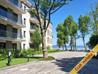Eladó 59 m²-estársasházi lakás Balatonboglár, Vízpart: 112'500'000 Ft