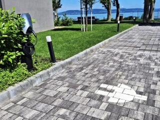 Eladó 71 m²-estársasházi lakás Balatonboglár, Vízpart: 129'500'000 Ft