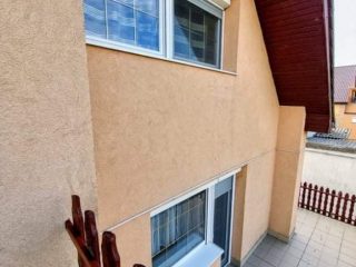 Eladó 320 m²-escsaládi ház Balatonendréd, Balatonendréd utca: 135'000'000 Ft