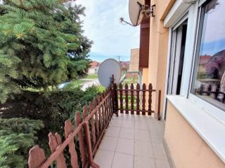 Eladó 320 m²-escsaládi ház Balatonendréd, Balatonendréd utca: 135'000'000 Ft