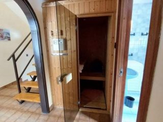 Eladó 320 m²-escsaládi ház Balatonendréd, Balatonendréd utca: 135'000'000 Ft