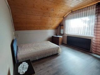 Eladó 320 m²-escsaládi ház Balatonendréd, Balatonendréd utca: 135'000'000 Ft