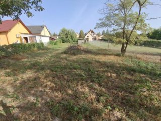 Eladó 552 m²-estelek Balatonfenyves, Könnyen megközelíthető utca: 25'000'000 Ft