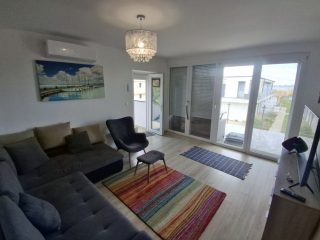 Eladó 49 m²-estársasházi lakás Balatonfenyves, Vízpart: 113'900'000 Ft