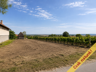 Eladó 1058 m²-estelek Balatonfőkajár, Lakóövezeti építési telek kész tervekkel eladó!: 28'900'000 Ft