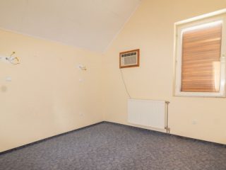 Eladó 250 m²-escsaládi ház Balatonföldvár, Csendes utcában: 139'900'000 Ft