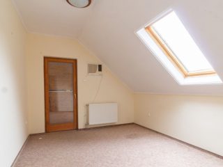 Eladó 250 m²-escsaládi ház Balatonföldvár, Csendes utcában: 139'900'000 Ft