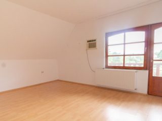 Eladó 325 m²-escsaládi ház Balatonföldvár, Csendes utcában: 149'900'000 Ft