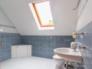 Eladó 325 m²-escsaládi ház Balatonföldvár, Csendes utcában: 149'900'000 Ft