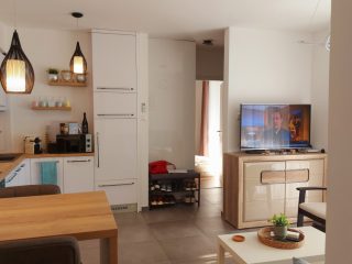 Eladó 57 m²-estársasházi lakás Balatonföldvár, Helka utca: 125'000'000 Ft