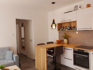 Eladó 57 m²-estársasházi lakás Balatonföldvár, Helka utca: 125'000'000 Ft