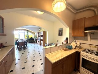 Eladó 420 m²-escsaládi ház Balatonfüred, Petőfi sándor utca: 529'900'000 Ft