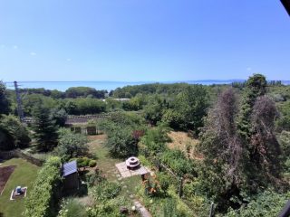 Eladó 115 m²-esikerház Balatonkenese, Panorámás utca: 139'500'000 Ft