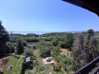 Eladó 115 m²-esikerház Balatonkenese, Panorámás utca: 139'500'000 Ft