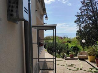 Eladó 115 m²-esikerház Balatonkenese, Panorámás utca: 139'500'000 Ft