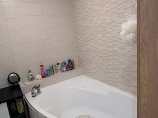 Eladó 60 m²-estársasházi lakás Balatonlelle, Vízpart közeli utca: 121'900'000 Ft