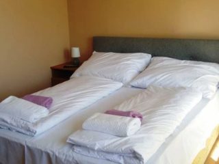 Eladó 400 m²-esüdülő Balatonmáriafürdő, Partközeli utca: 365'000'000 Ft