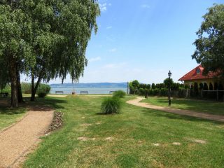 Eladó 400 m²-esüdülő Balatonmáriafürdő, Partközeli utca: 365'000'000 Ft