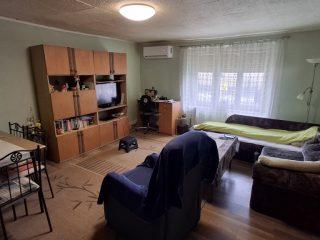 Eladó 70 m²-escsaládi ház Balatonszabadi, Csendes utca: 38'900'000 Ft