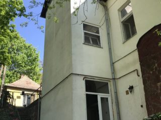 Eladó 300 m²-escsaládi ház Balatonvilágos, Balaton part közeli: 290'000'000 Ft