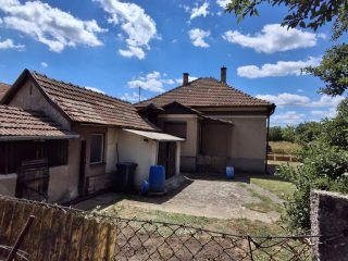 Eladó 85 m²-escsaládi ház Bánréve, Baross G. utca: 19'900'000 Ft