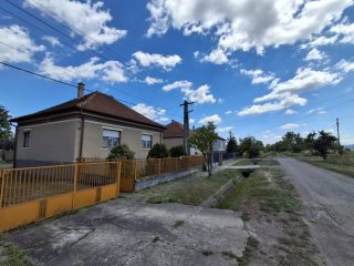 Eladó 85 m²-escsaládi ház Bánréve, Baross G. utca: 19'900'000 Ft