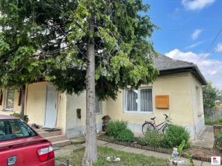 Eladó 155 m²-escsaládi ház Baracska, Virág utca: 98'900'000 Ft