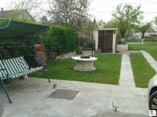 Eladó 155 m²-escsaládi ház Baracska, Virág utca: 98'900'000 Ft