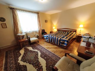 Eladó 130 m²-estársasházi lakás Beloiannisz, Szeptember utca: 62'900'000 Ft