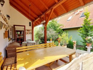 Eladó 240 m²-escsaládi ház Berkenye, Ifjúság útja: 129'900'000 Ft