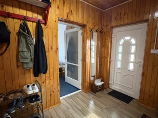 Eladó 115 m²-escsaládi ház Besnyő, Központi utca: 48'500'000 Ft