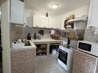 Eladó 115 m²-escsaládi ház Besnyő, Központi utca: 48'500'000 Ft