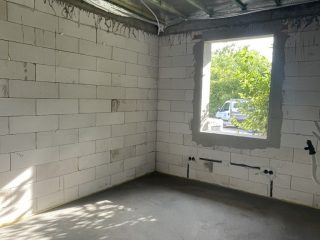 Eladó 155 m²-escsaládi ház Besnyő, Magán utca: 99'900'000 Ft