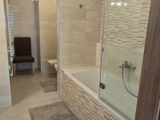 Kiadó 95 m²-estársasházi lakás Biatorbágy, Kőris utca: 399'000 Ft