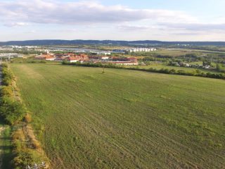 Eladó 5000 m²-estelek Biatorbágy, Premiere Outlet közelében út: 755'000 EUR