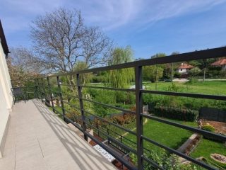 Eladó 285 m²-escsaládi ház Biatorbágy, Szabadság utca: 285'000'000 Ft