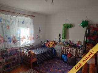 Eladó 211 m²-escsaládi ház Bodajk, Petőfi Sándor utca: 76'000'000 Ft